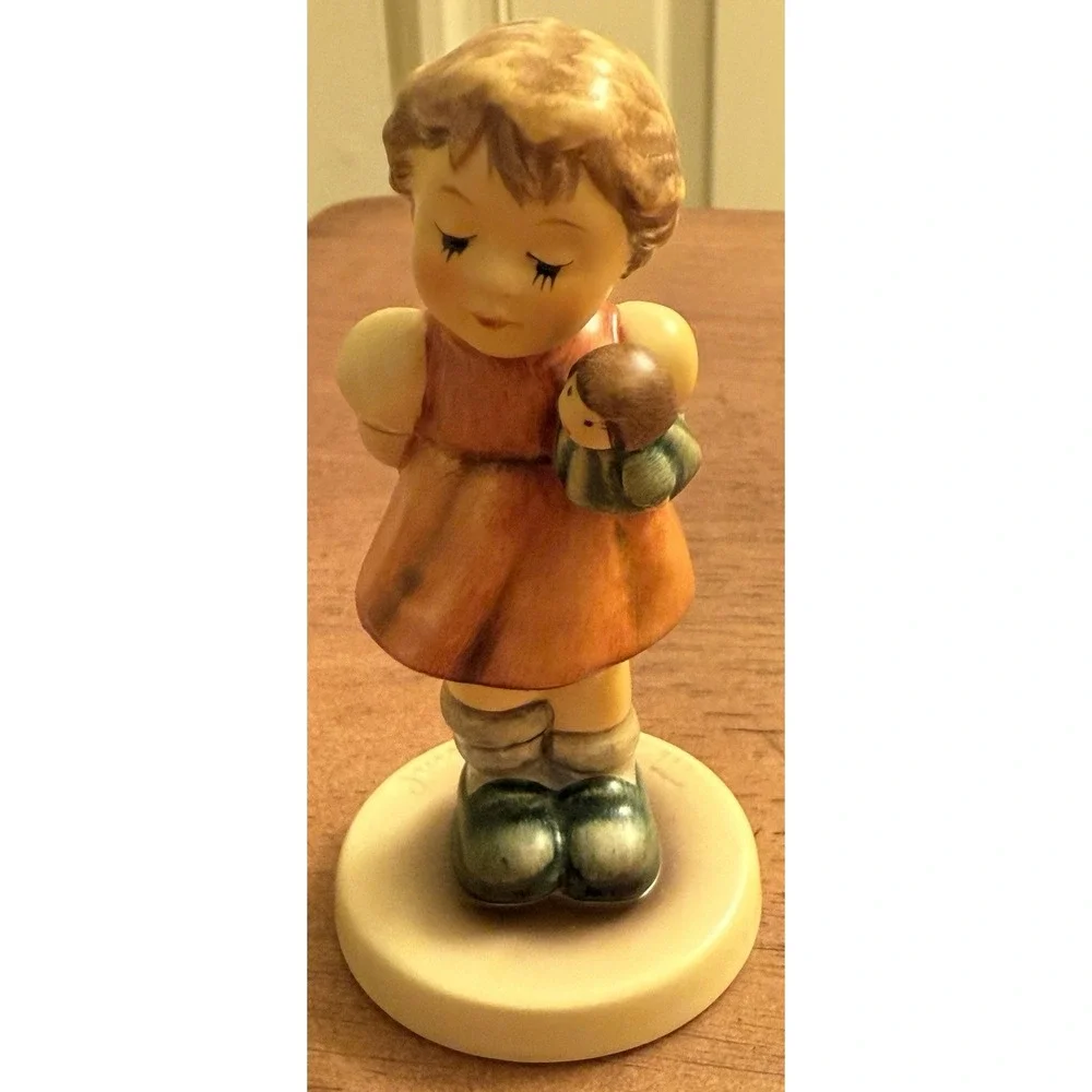 Hummel-Goebel Figurine #2103/A Puppet Princess 3.75